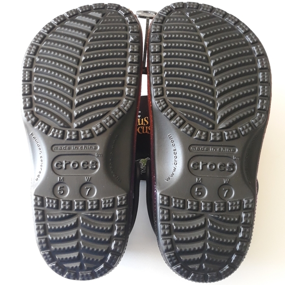 (New) Hocus Pocus Disney Crocs (W7/M5) - Picture 8 of 11